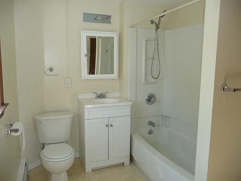 27 Oliver Ave — Photo 20