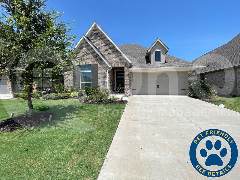 1st image of 1005 Queens Lake Trl