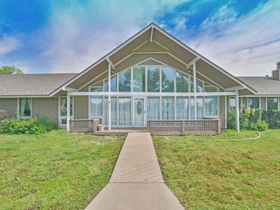 8820 E 42nd St S, Derby, KS, 67037