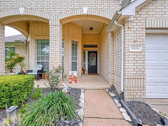 3rd image of 9926 Heron Meadows Dr