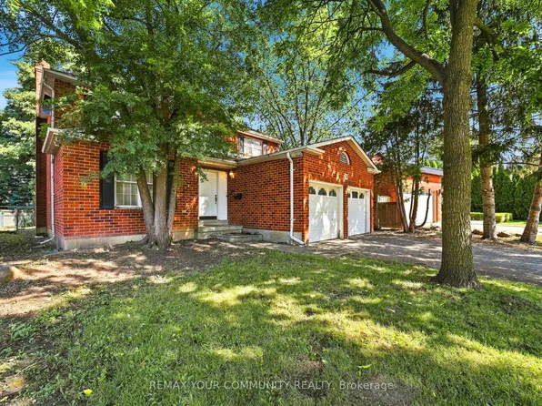 34A Claridge Dr, Richmond Hill, ON L4C 6H3