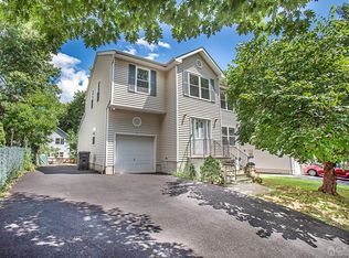231 S 9th Ave, Highland Park, NJ 08904