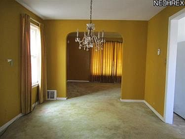 5th image of 17511 Walden Ave