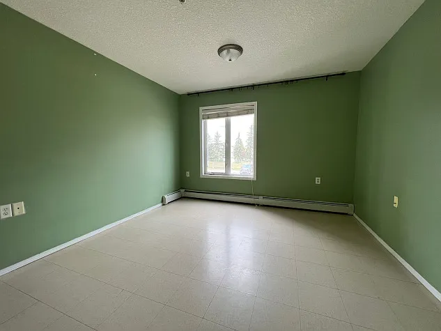 80 A Kelloway Cres — Photo 7