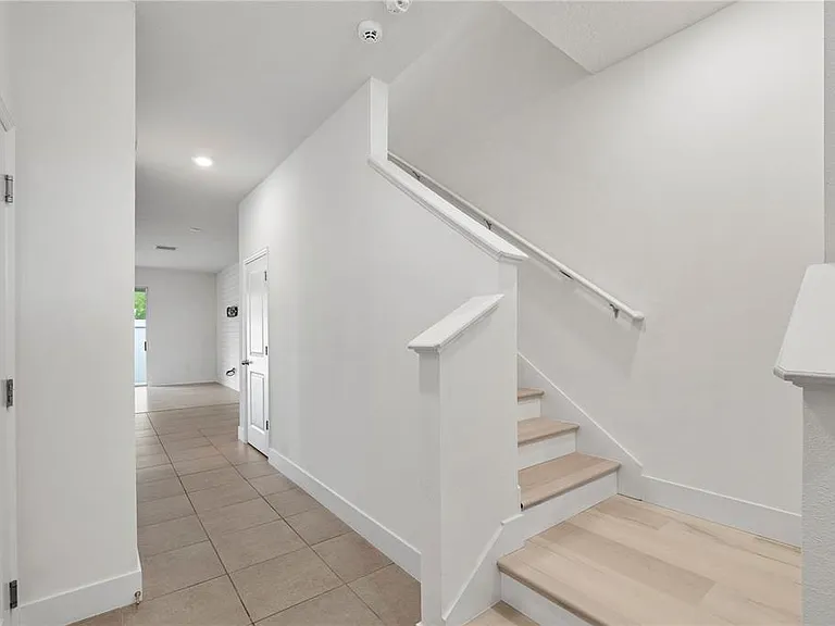 2878 Suncoast Plains Dr — Photo 20