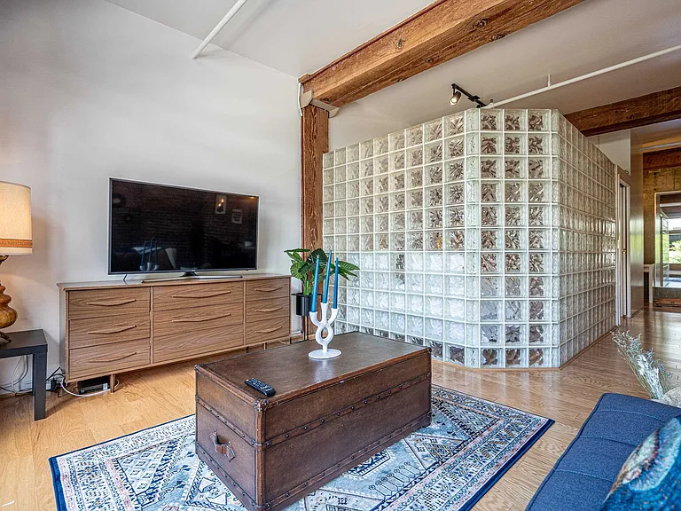 518 Beatty St #303 — Photo 8