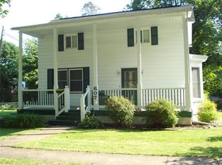 607 2nd St NW, Mount Vernon, IA 52314