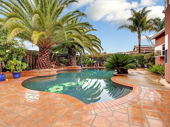 2nd image of 831 La Tierra Ct