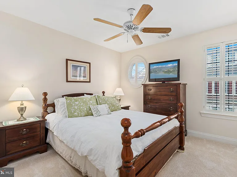 5114 Oneill Ln — Photo 20