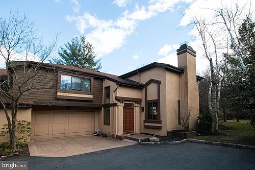 80 Sayre Dr Photo 1