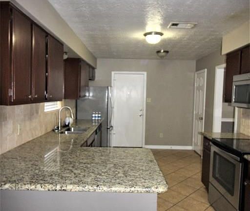 5th image of 3106 Heritage Green Dr