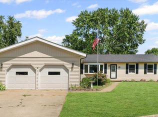 410 N 4th St, Saint Joseph, IL