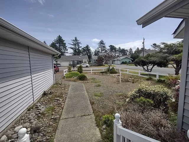365 Octopus Ave NE — Photo 27