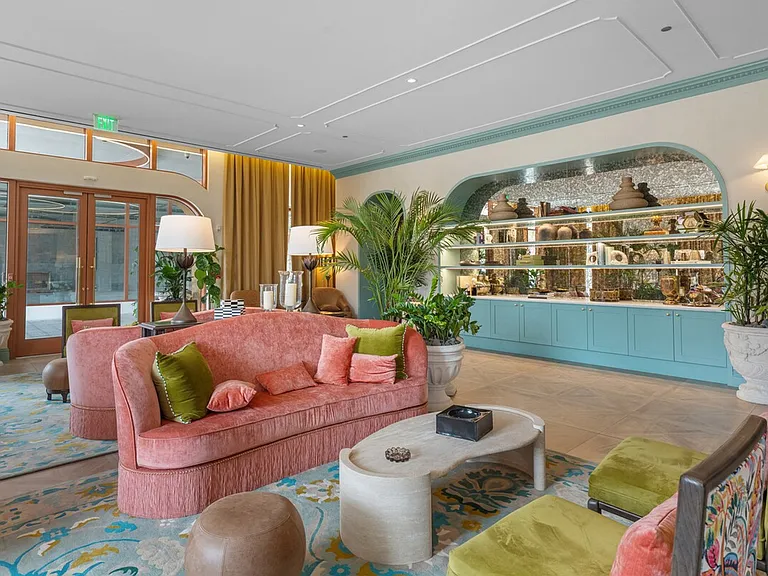 Building's Lounge