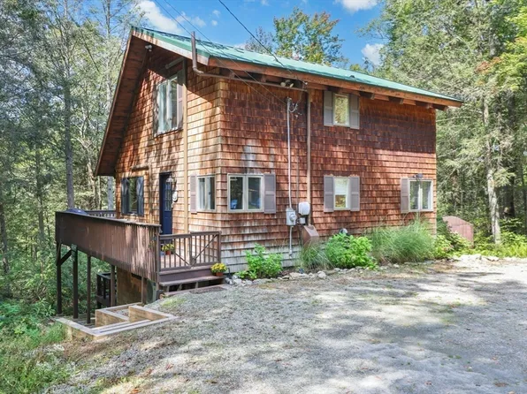 136 E Otter Dr, Tolland, MA 01034