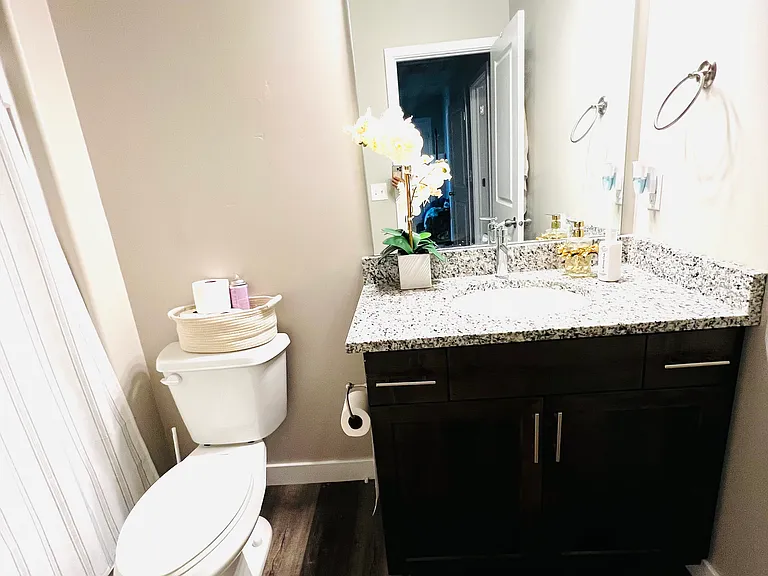 557 S Levi Ln — Photo 5