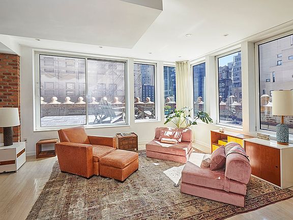 3rd image of 65 Nassau St #Penthouse 11a