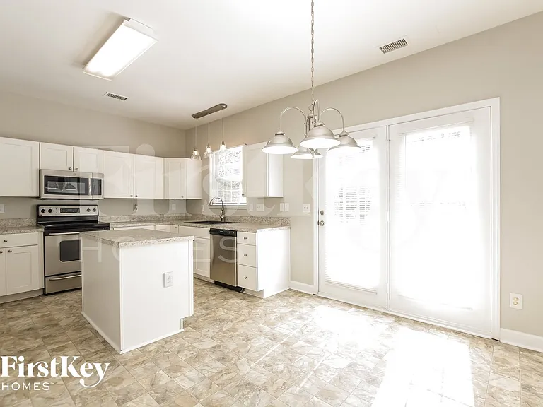 1008 Sandbox Cir — Photo 5