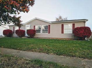 4725 Autumn Ridge Dr, Columbus, IN 47203