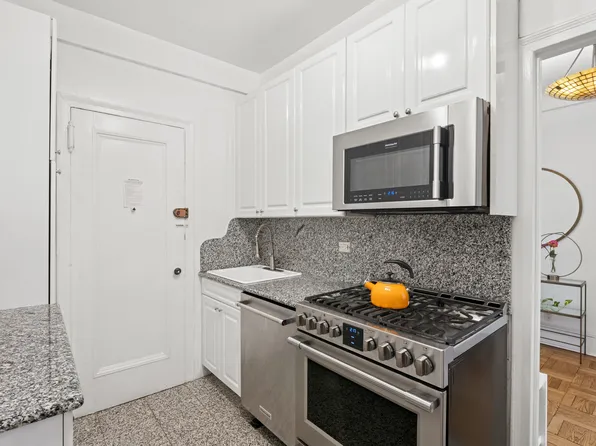 305 West 86th Street image 5 of 6