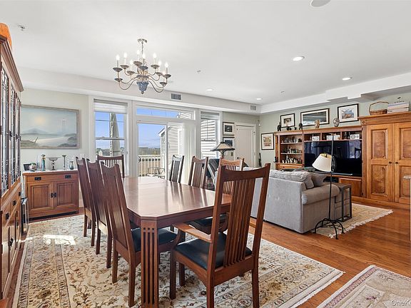 4th image of 332 Marina Pointe Drive #332