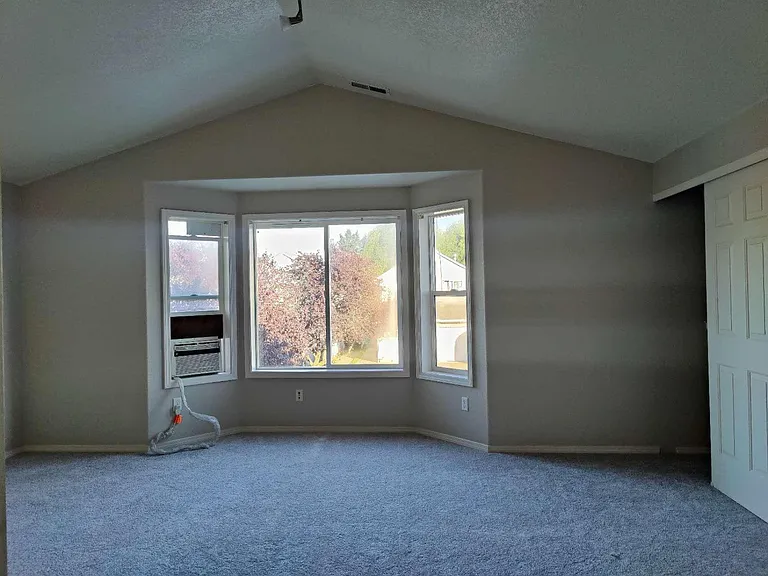 NE 116th Ave — Photo 11