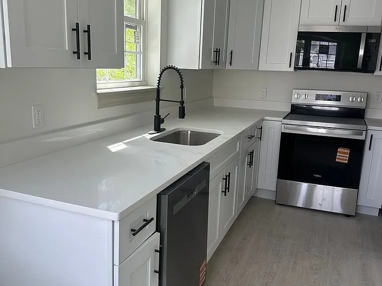 531 Smith St #201 — Photo 2