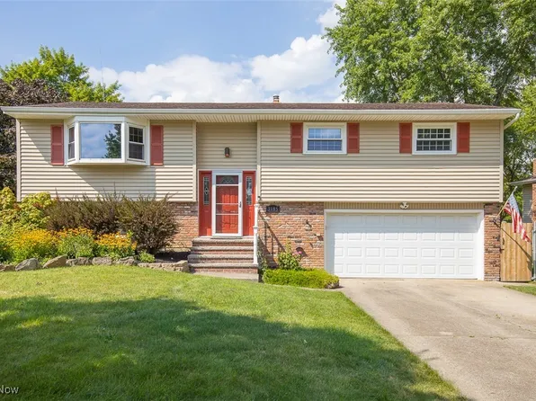 3985 Hilltop Dr, Brunswick, OH 44212