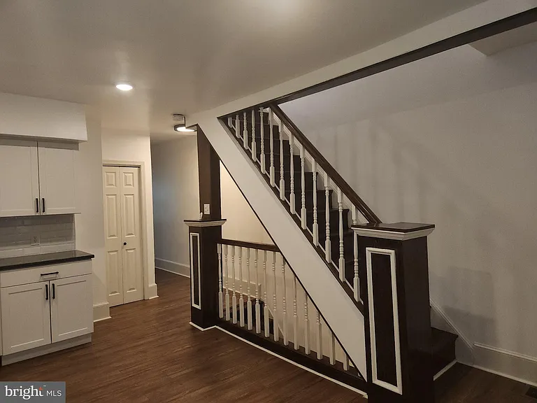 3856 Terrace St — Photo 17