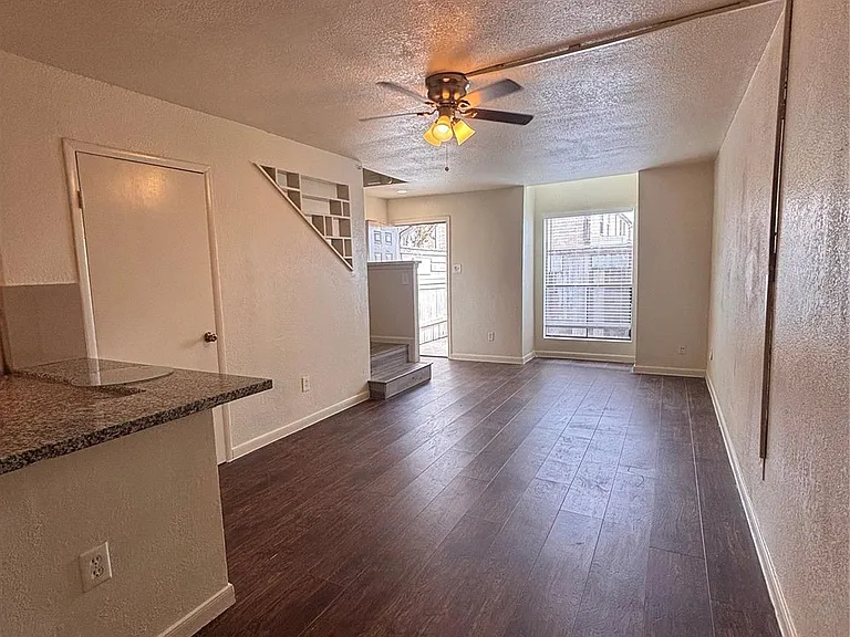 2110 Wilcrest Dr #123 — Photo 13