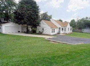 215 S Prairie Rd, New lenox, IL 60451