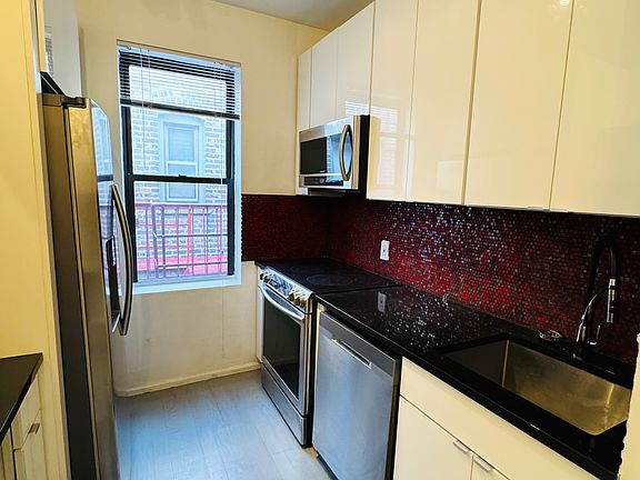 2nd image of 194 Kensington Ave #402