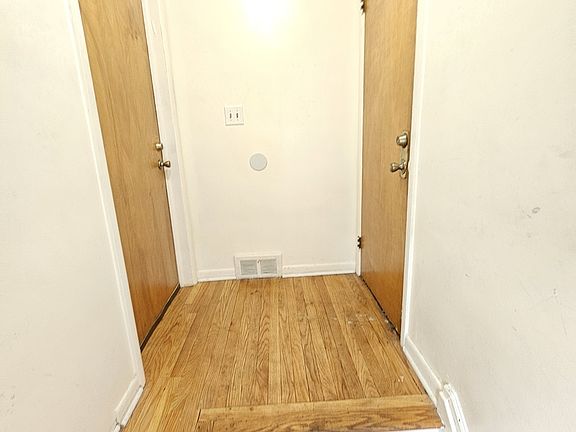 3rd image of 20643 Stratford Rd