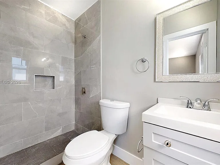 74 W 15th St #4 — Photo 17