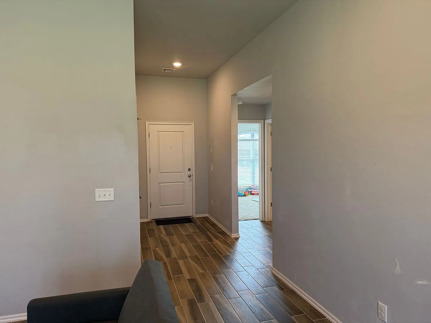 3 Bedroom Home in Deer Creek For Rent! — Photo 3