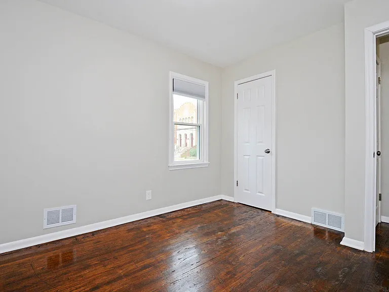 921 Oliver Ave N #921 — Photo 8