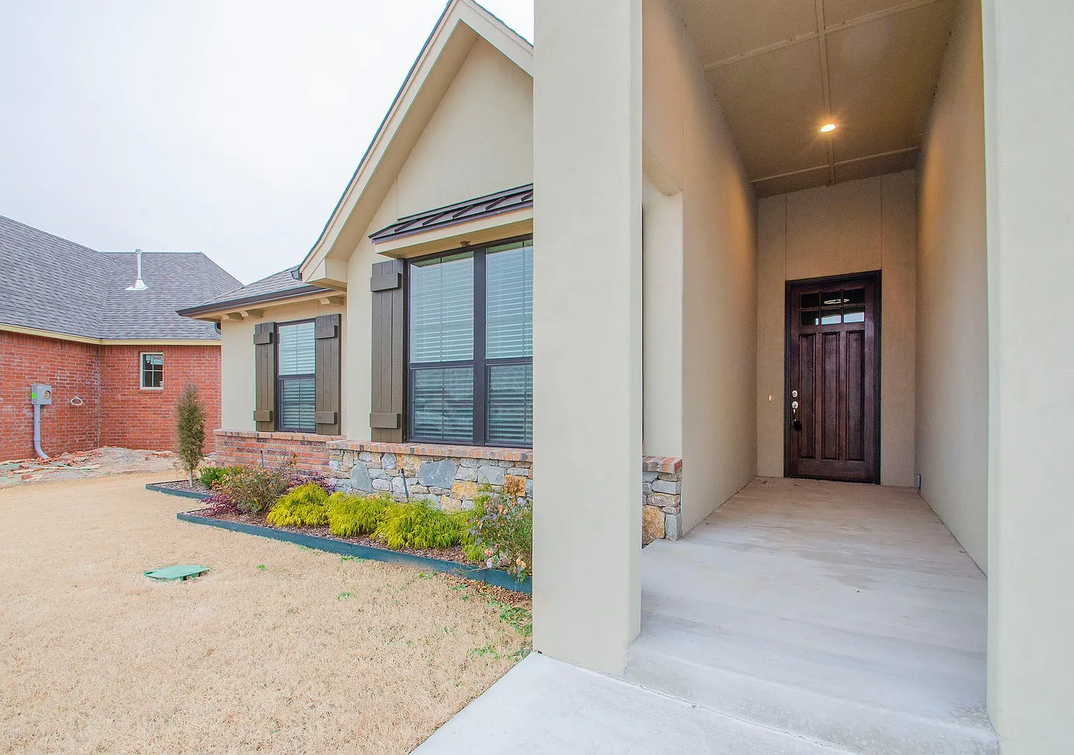 Beautifully maintained, single-story home nestled in the desirable Quail Creek Villas community! — Photo 3