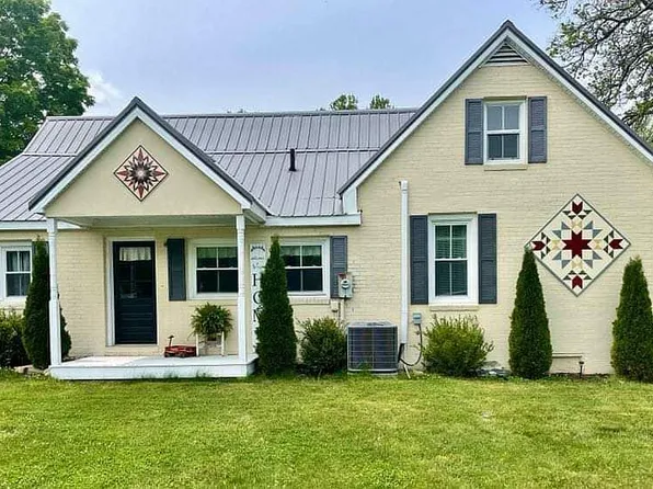 54 Coleys Clf, New Castle, VA 24127