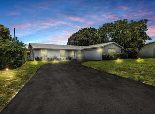 1204 Wynnewood Dr, West Palm Beach, FL 33417