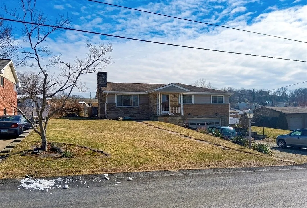 1139 Spruce St photo 1