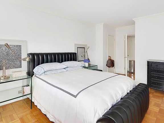 4th image of 176 E 77th St APT 15K