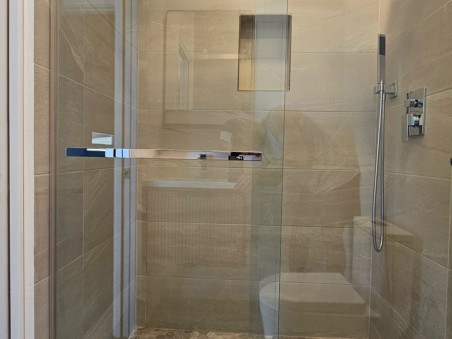 1 bed, 800 sqft, $2,500 — Photo 3