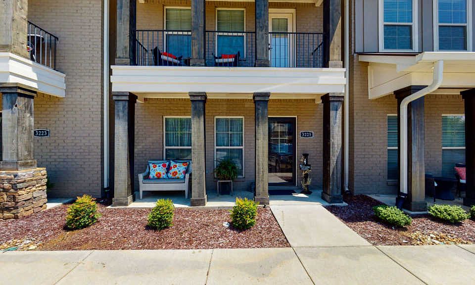 1st image of 3225 Blue Sky Dr