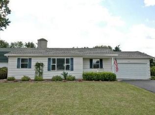 9201 Teresa Ave, Crystal Lake, IL 60014