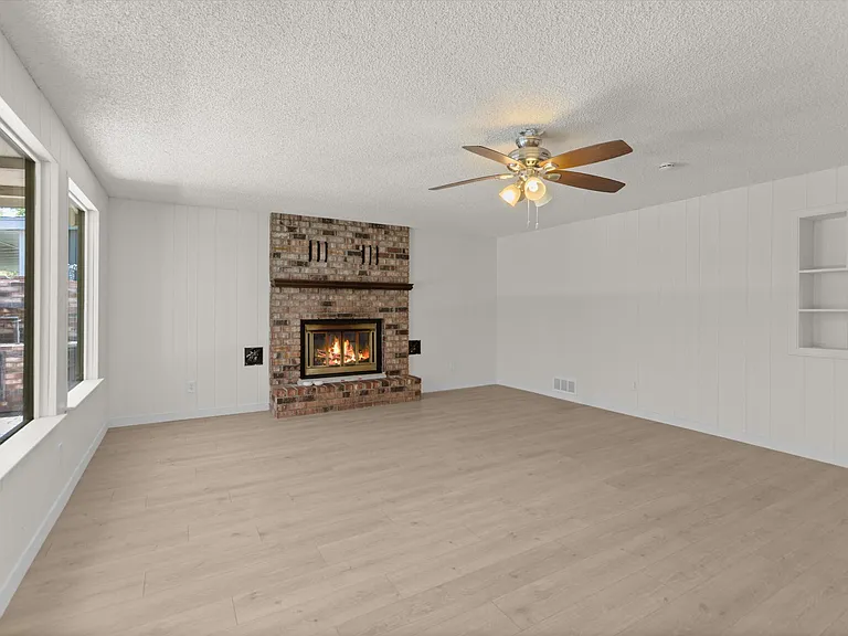 2513 Silver Sage Dr — Photo 30
