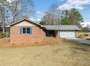 245 Mansell Cir, Roswell, GA 30075