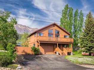 215 S Landing Rd, Crowley Lake, CA 93546