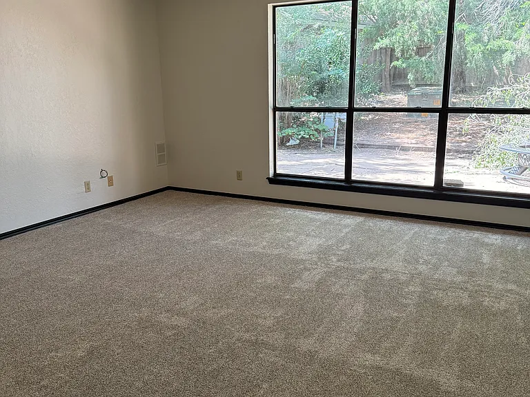 3922 Westminster Dr — Photo 11