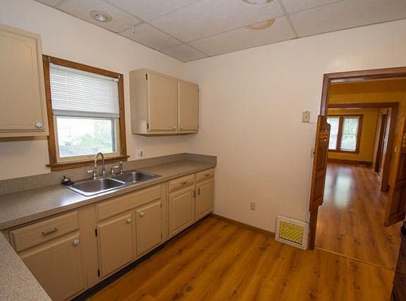 4th image of 1111 S 30th St