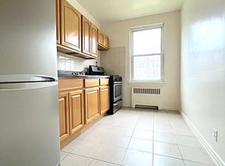 36-09 213th St #7B, Bayside, NY 11361